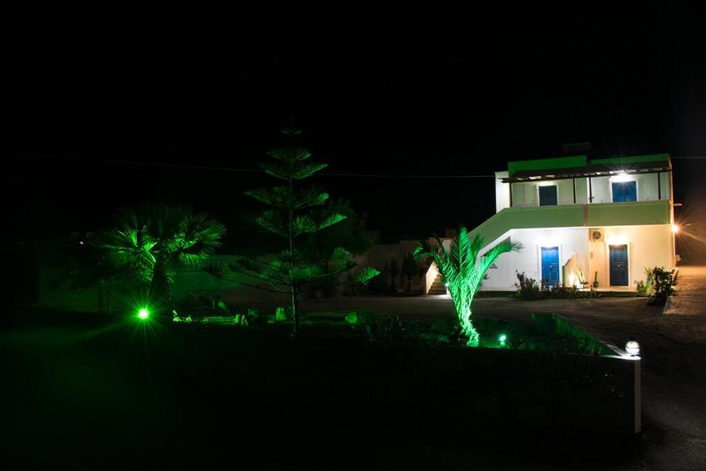 Onar Studios Milos Junior Adamantas  Luaran gambar