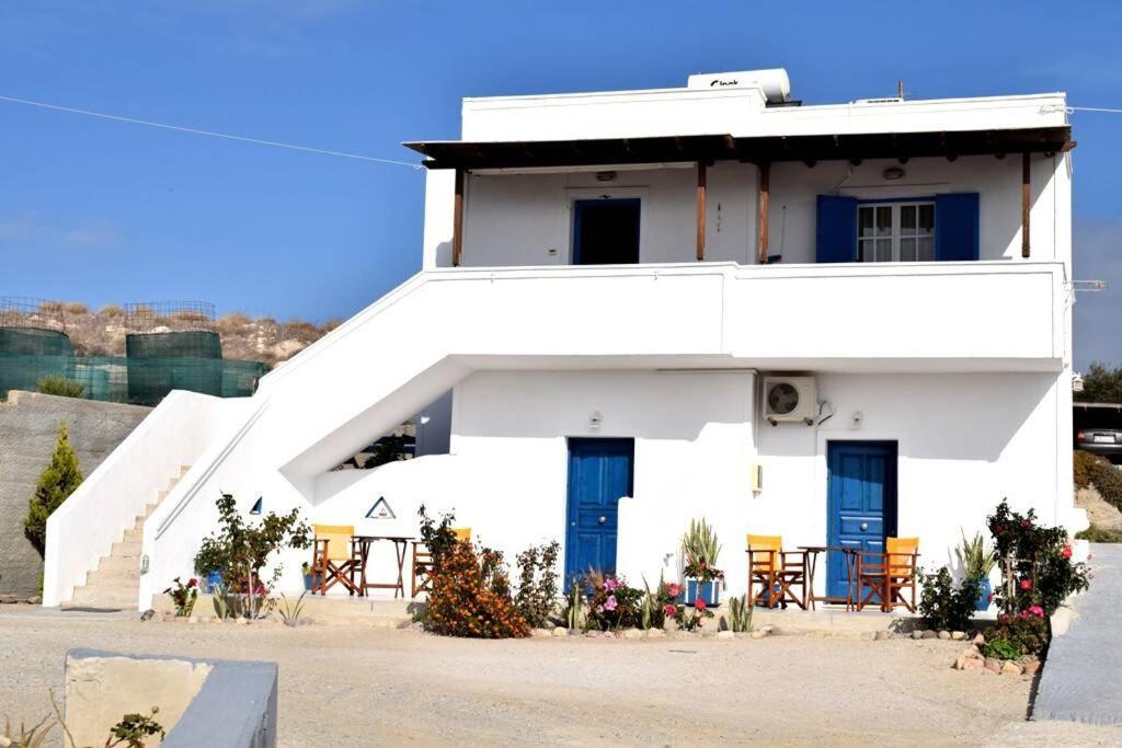 Onar Studios Milos Junior Adamantas  Luaran gambar