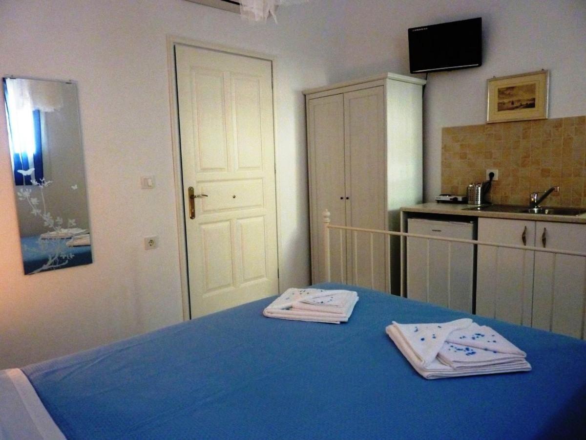 Onar Studios Milos Junior Adamantas  Luaran gambar